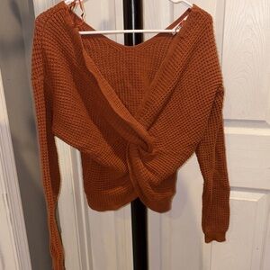 moon & madison V-Neck Sweater in Rust